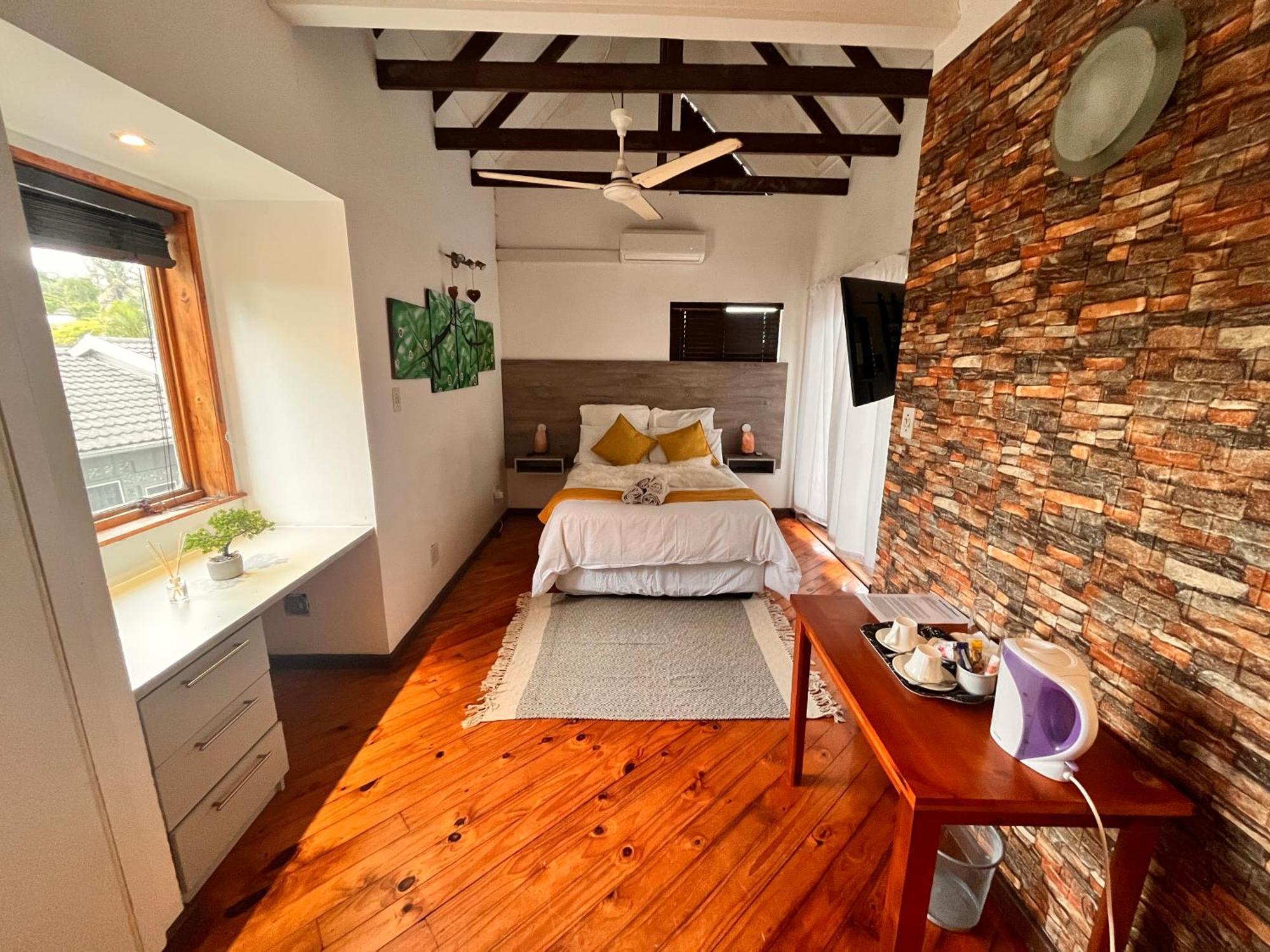 Hotel The Wood House Empangeni Zimmer foto